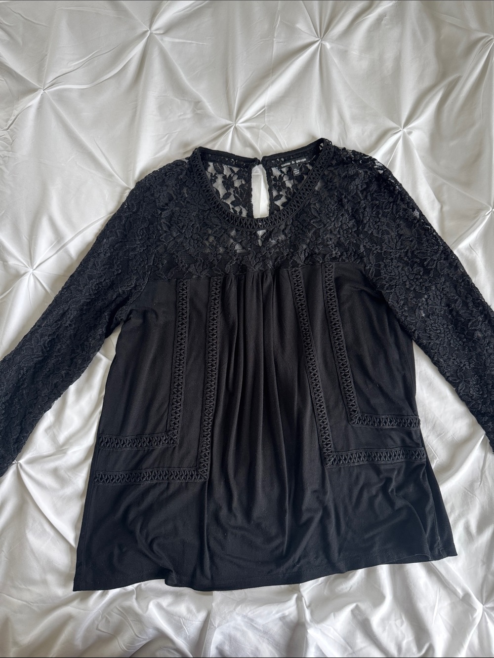 Cable & Gauge Black Lace Yoke Short Sleeve Blouse